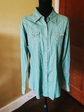 Wrangler Women's Teal Western Pearl-Stud Button Down Shirt